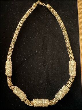 Amrita Singh Gold-Tone Statement Necklace NWT. 18 inches.